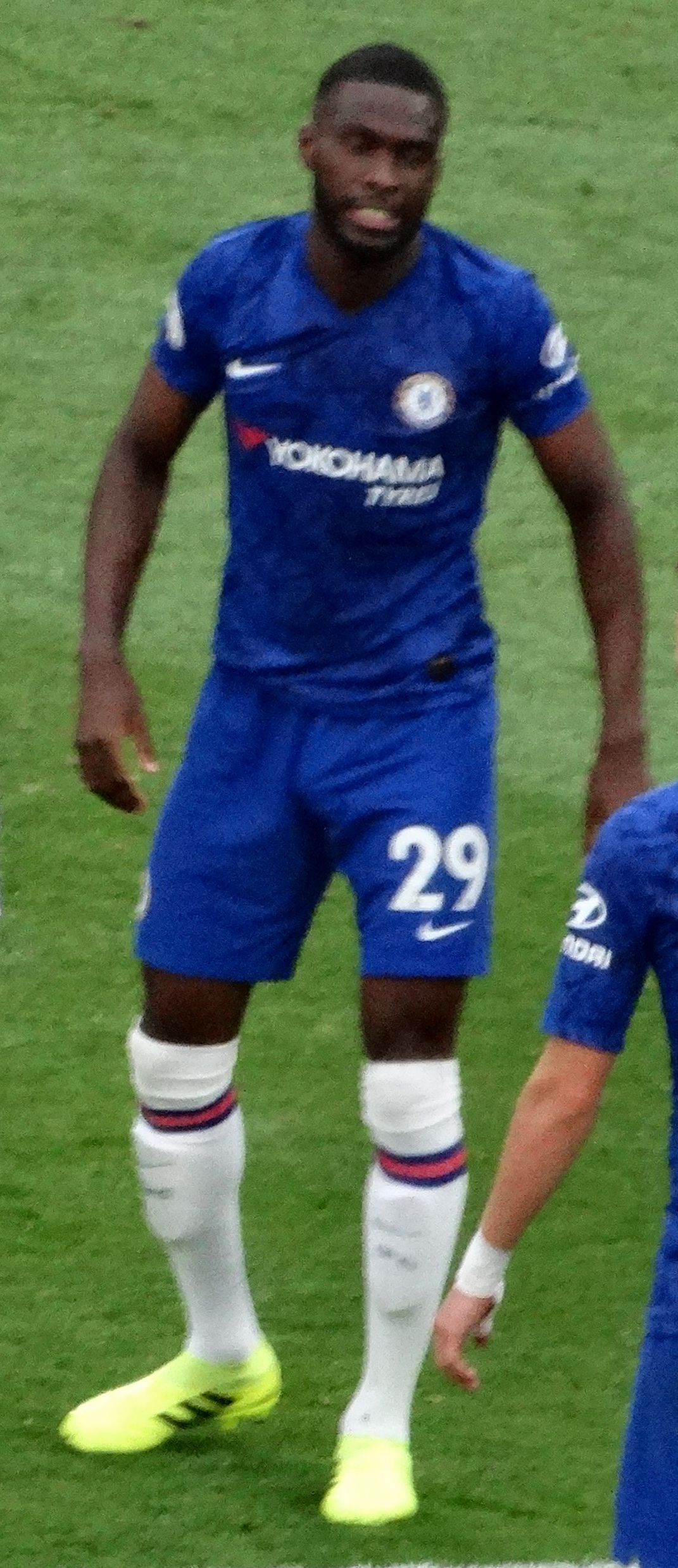Fikayo Tomori trong màu áo Chelsea Fikayo Tomori thời còn khoác áo Chelsea