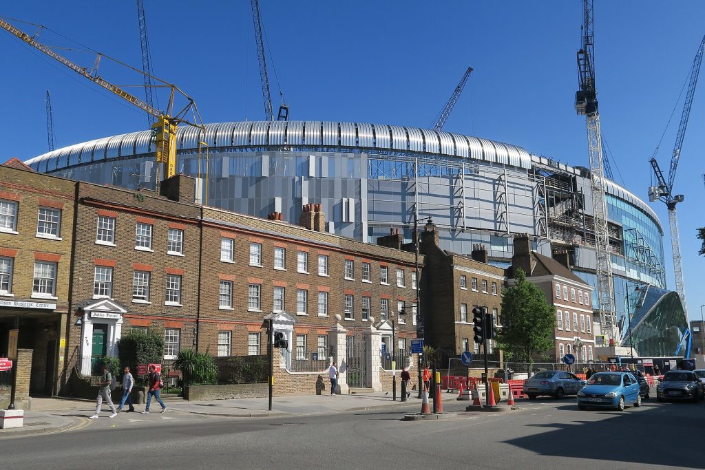 Tottenham Hotspur Stadium under construction - May 2018 - view from northeast, hình ảnh sân vận động tại Premier League