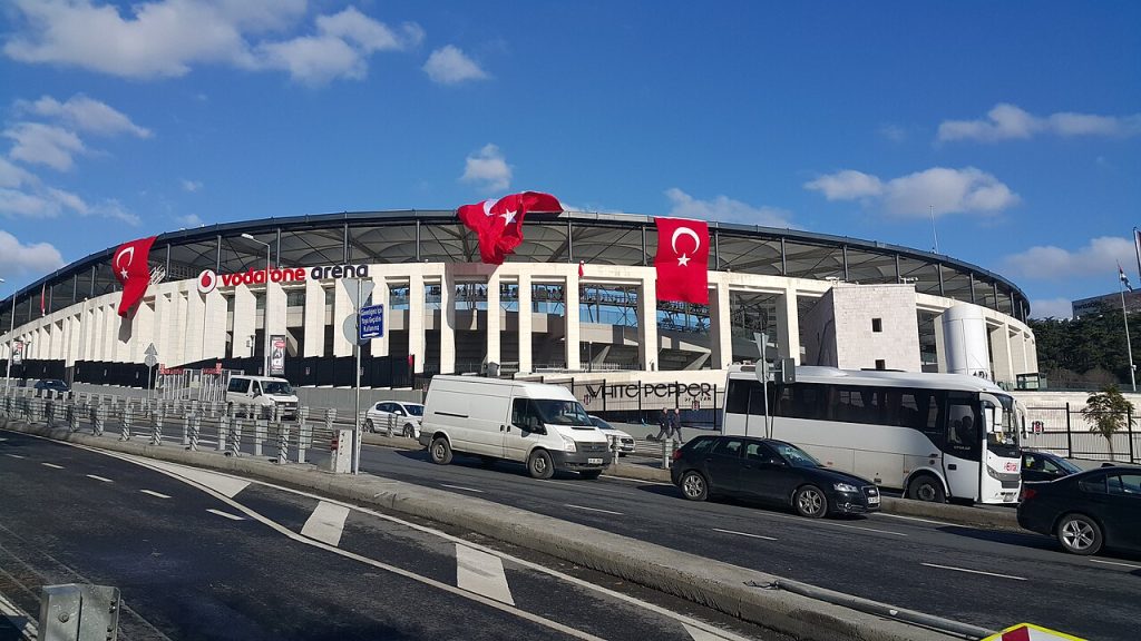 Toàn cảnh Beşiktaş Park nơi tổ chức chung kết UEFA Conference League