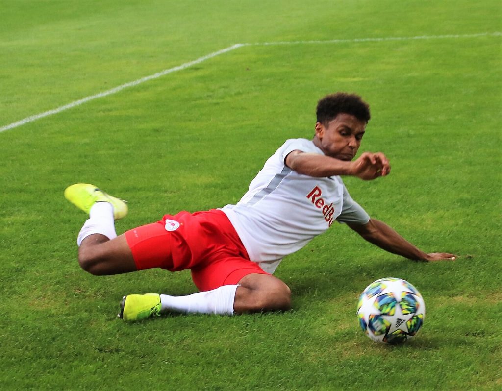 Không khí thi đấu tại UEFA Youth League 2026/27