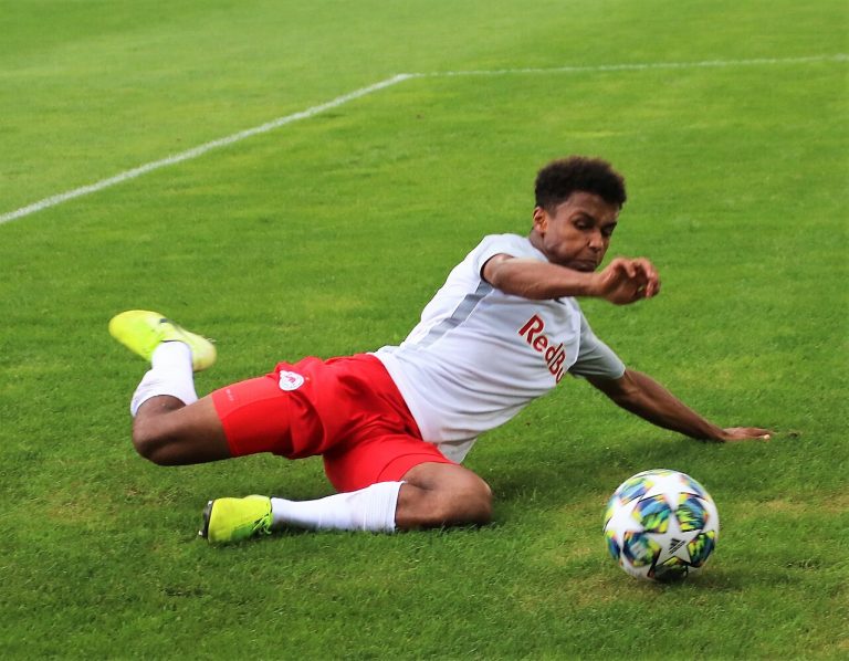 Không khí thi đấu tại UEFA Youth League 2026/27