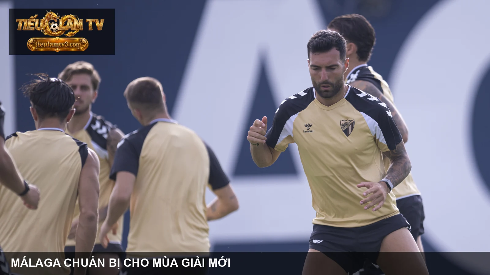 Cầu thủ Málaga trong buổi tập chuẩn bị mùa giải