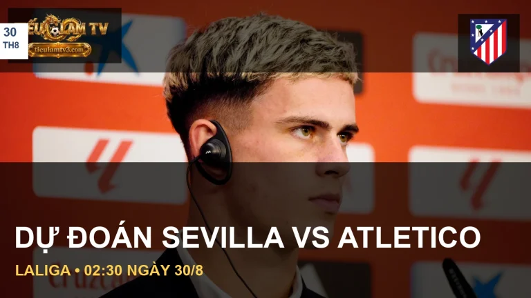 Cầu thủ Sevilla FC và huy hiệu Atlético Madrid trước trận LaLiga